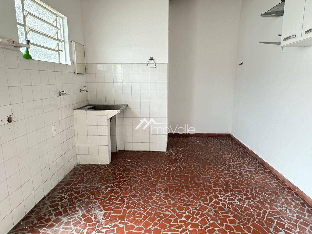 Casa para alugar com 3 quartos, 200m² - Foto 25