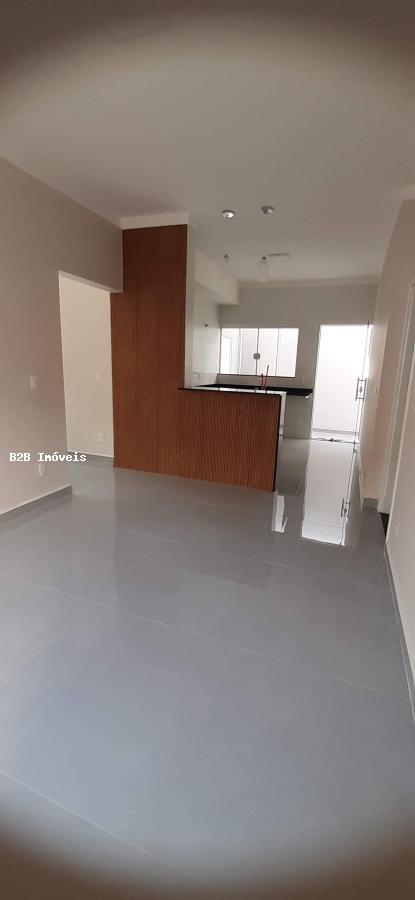 Casa à venda com 3 quartos, 193m² - Foto 4