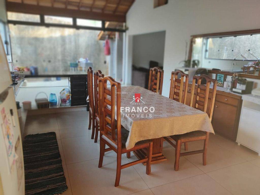 Casa à venda com 3 quartos, 270m² - Foto 13