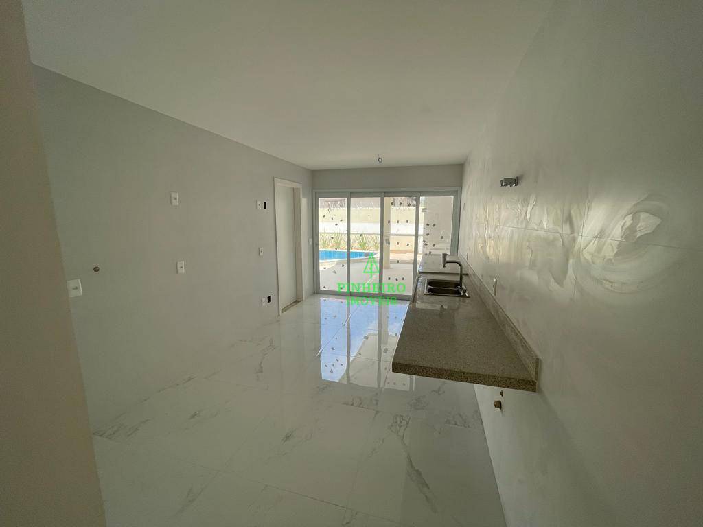 Casa à venda com 4 quartos, 177m² - Foto 11