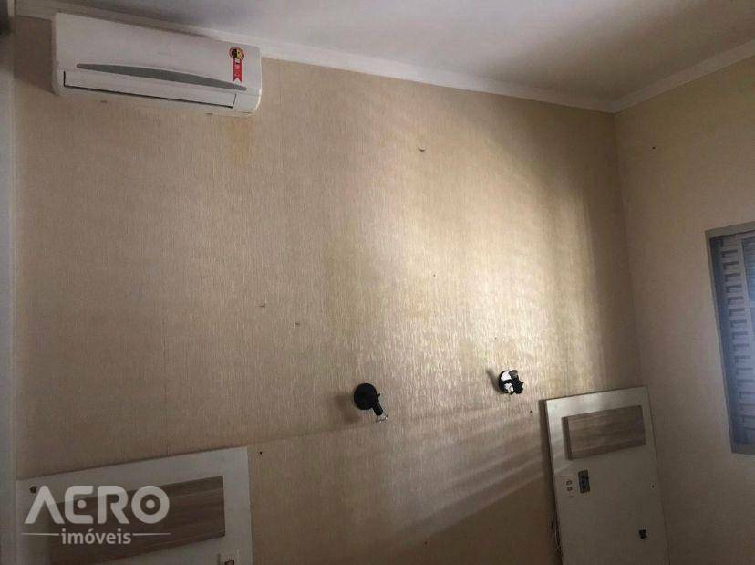 Casa à venda com 4 quartos, 286m² - Foto 11