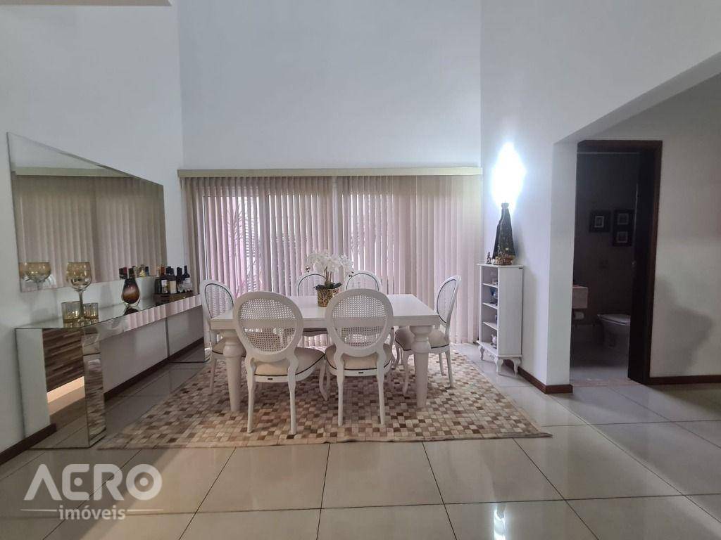 Casa de Condomínio à venda com 3 quartos, 283m² - Foto 18