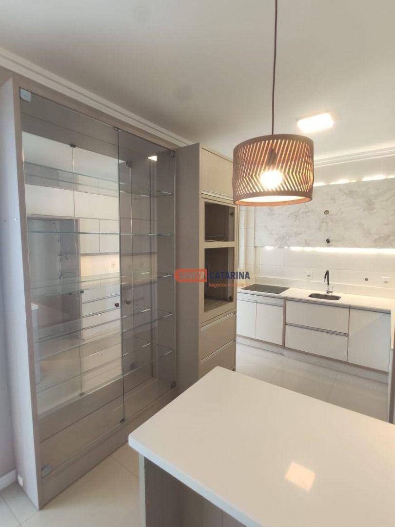 Apartamento à venda com 2 quartos, 102m² - Foto 9