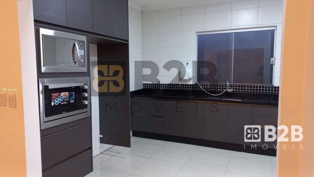 Casa à venda com 3 quartos, 250m² - Foto 17