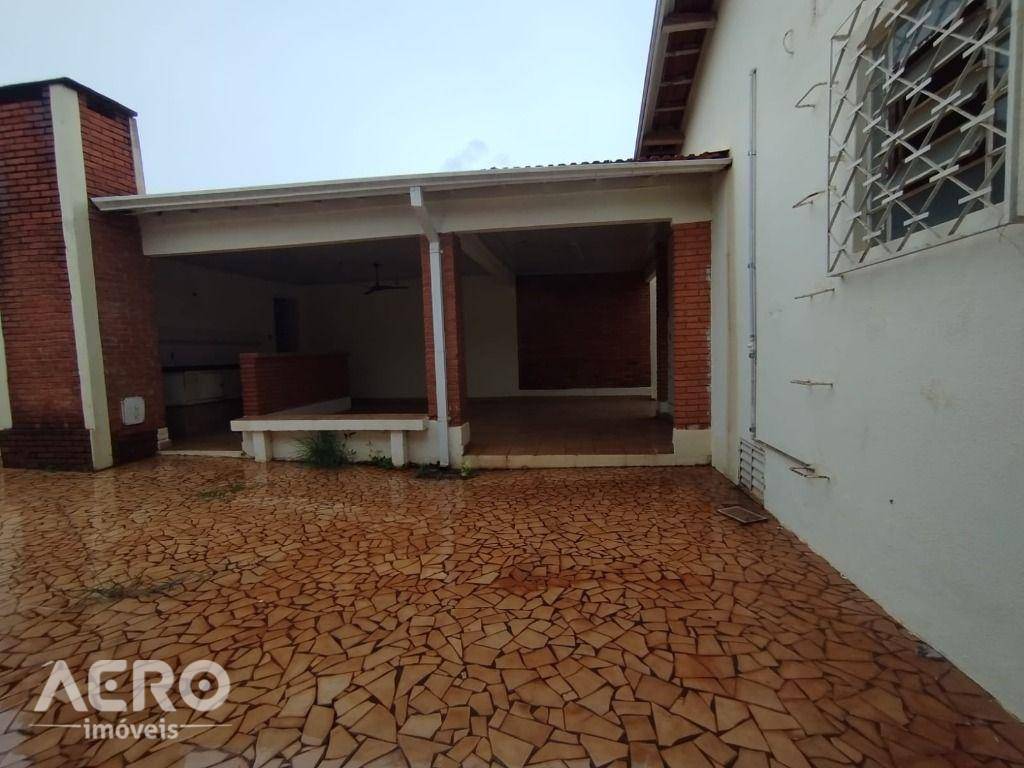 Casa, 6 quartos, 219 m² - Foto 3