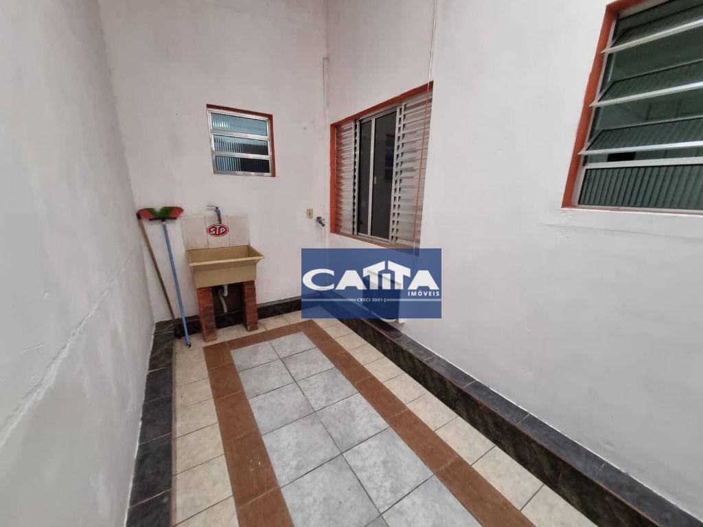 Casa para alugar com 2 quartos, 60m² - Foto 15