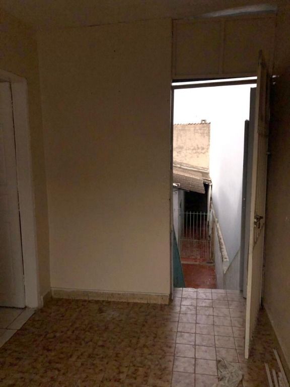 Casa à venda com 7 quartos, 250m² - Foto 24