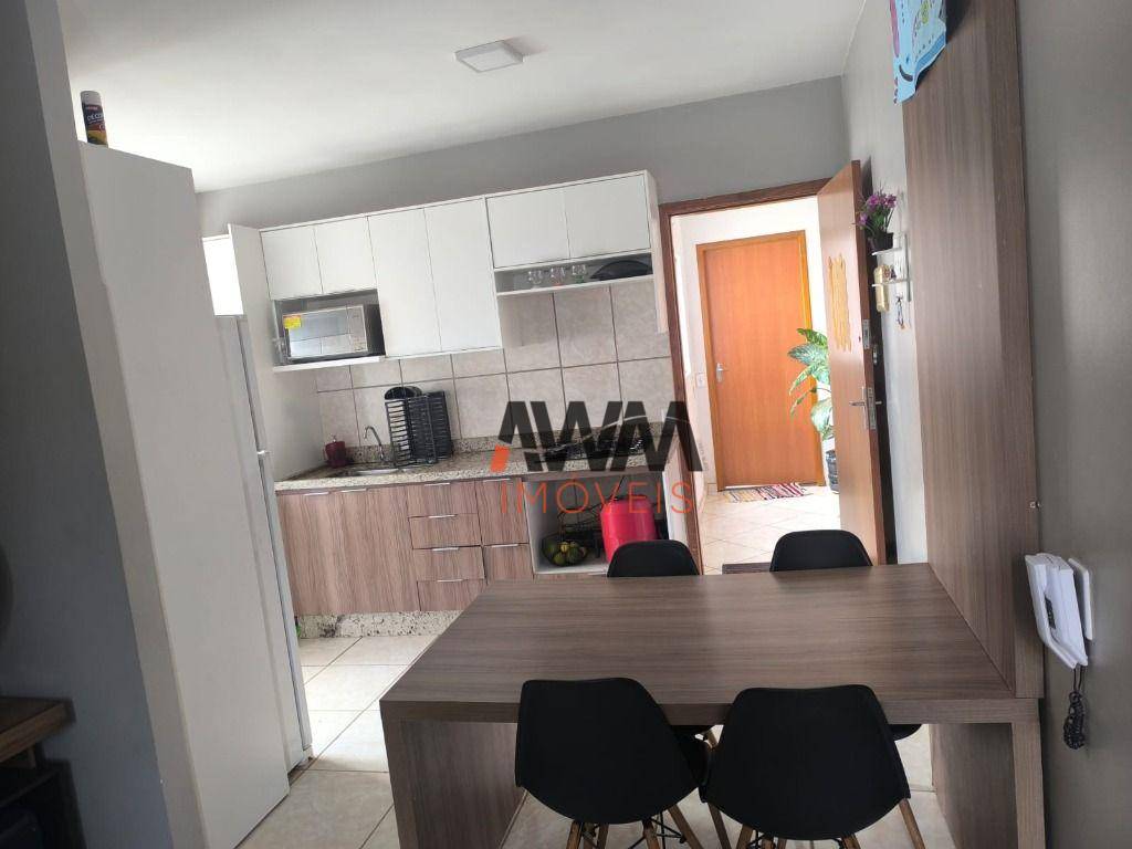 Apartamento à venda com 2 quartos, 42m² - Foto 2