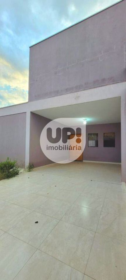 Casa à venda com 2 quartos, 150m² - Foto 1