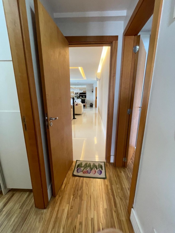 Apartamento à venda com 3 quartos, 176m² - Foto 8
