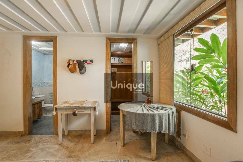 Casa à venda com 6 quartos, 800m² - Foto 42