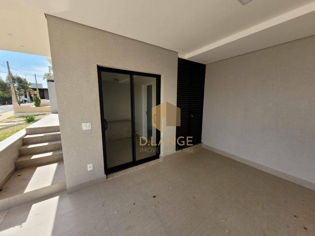 Casa de Condomínio à venda com 3 quartos, 218m² - Foto 2