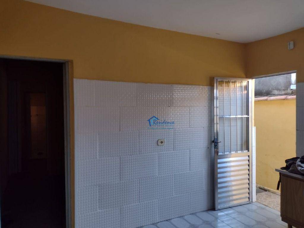 Casa à venda com 2 quartos, 100m² - Foto 4