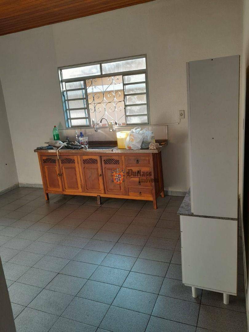 Casa à venda com 2 quartos, 100m² - Foto 2