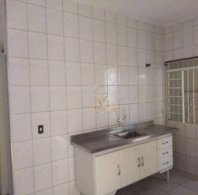 Sobrado à venda com 4 quartos, 200m² - Foto 8