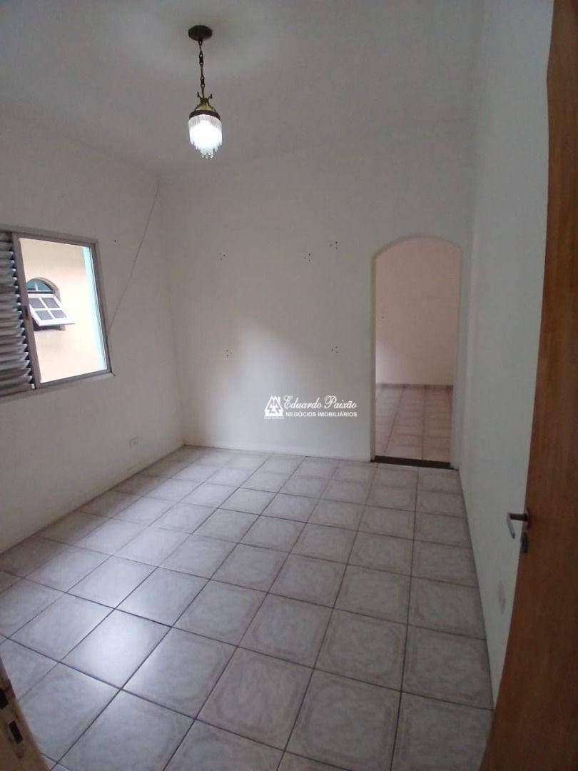 Casa para alugar com 4 quartos, 130m² - Foto 25