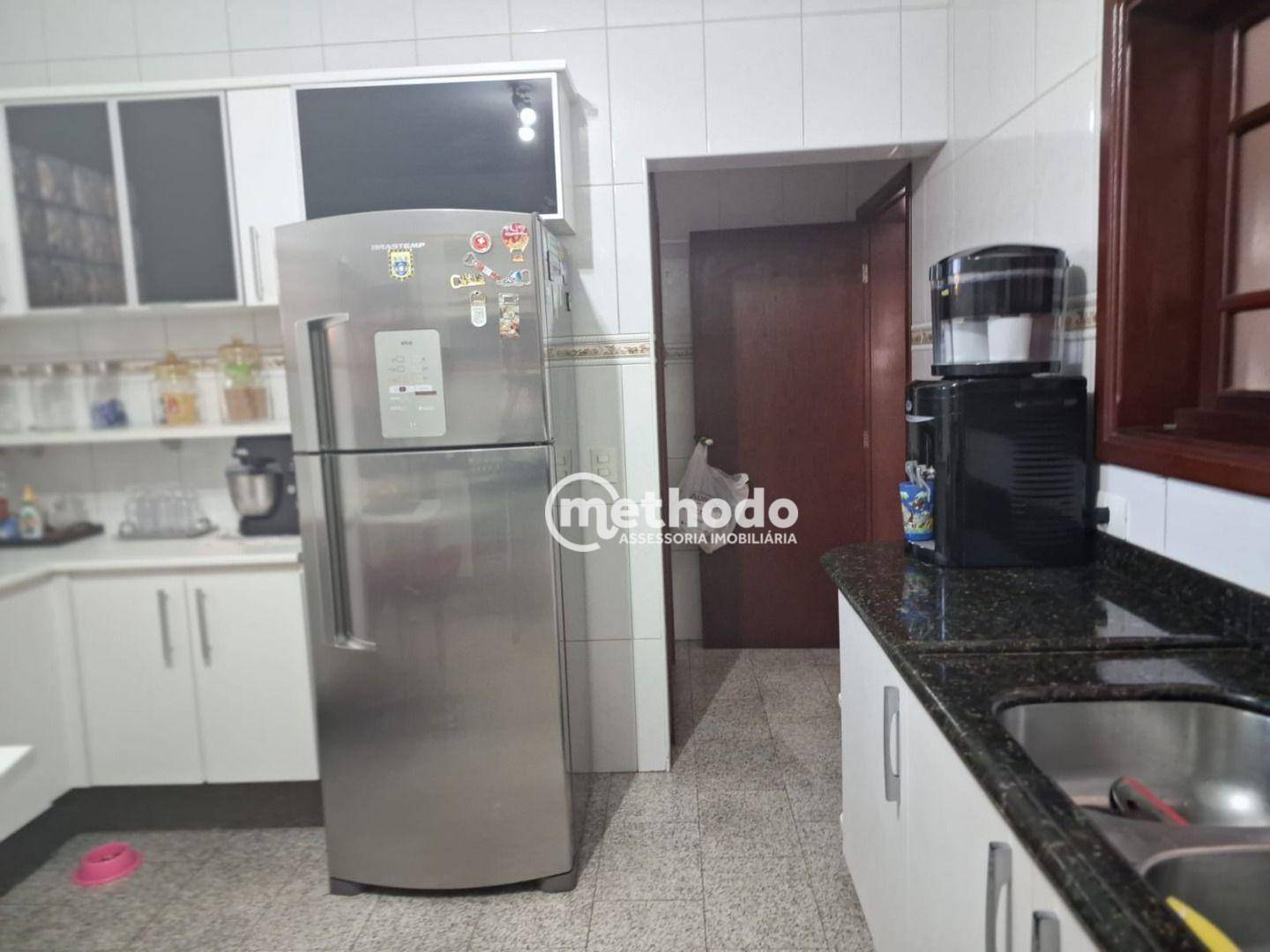 Casa à venda com 4 quartos, 330m² - Foto 24