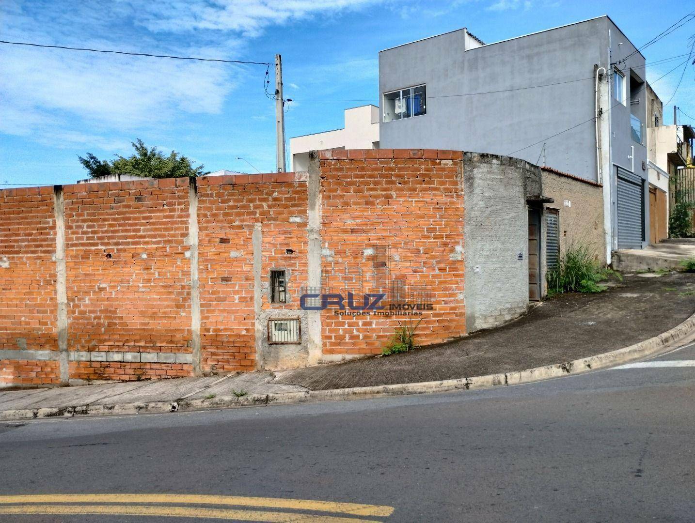 Casa à venda com 1 quarto, 40m² - Foto 2