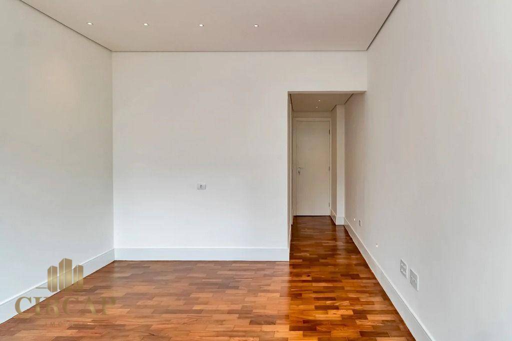 Apartamento à venda com 3 quartos, 300m² - Foto 15