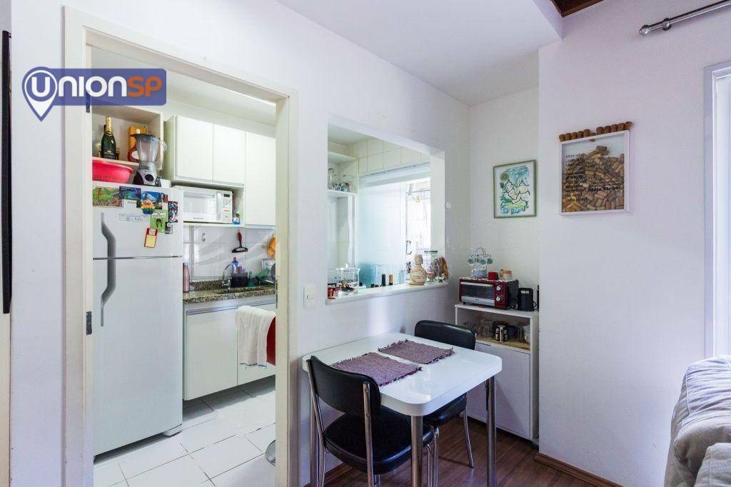 Apartamento à venda com 2 quartos, 64m² - Foto 4