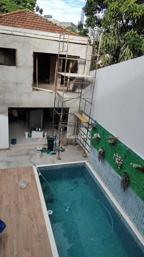 Sobrado à venda com 3 quartos, 250m² - Foto 1