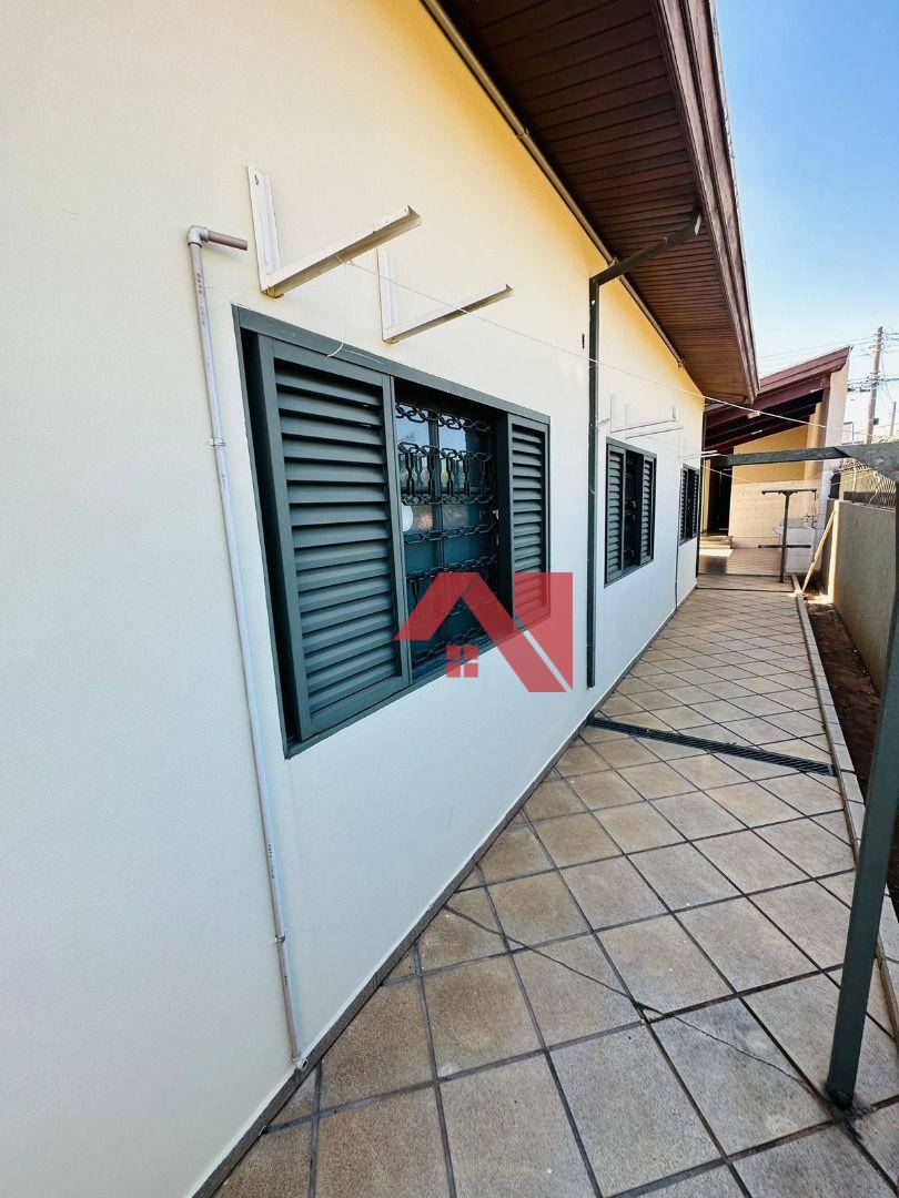 Casa à venda com 4 quartos, 217m² - Foto 15