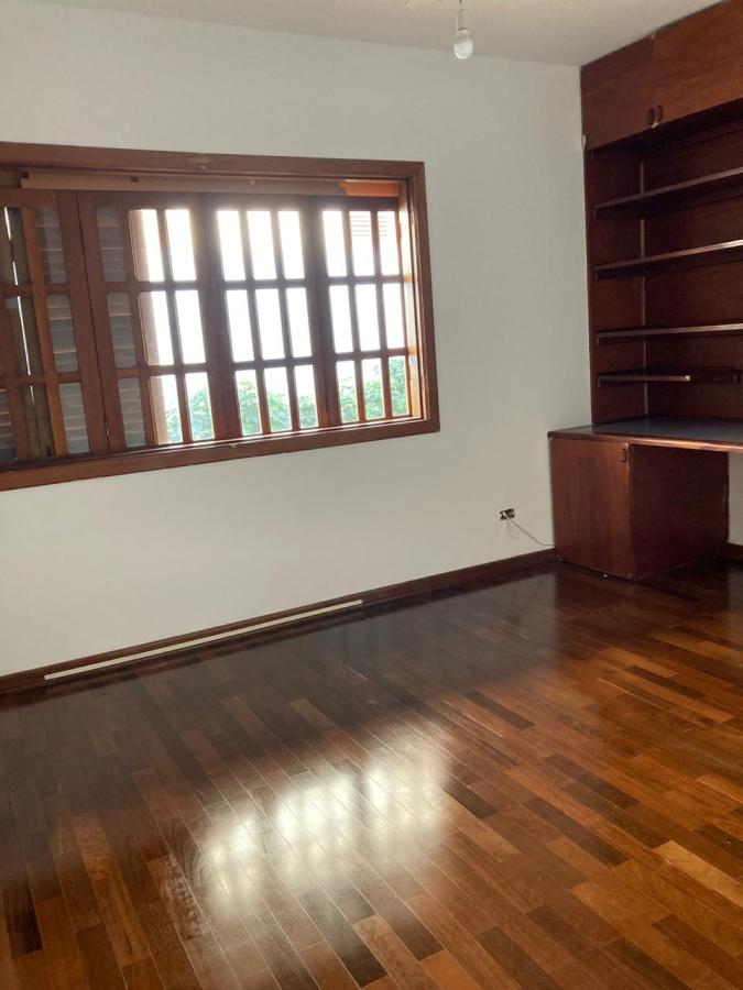 Casa de Condomínio para alugar com 4 quartos, 540m² - Foto 12