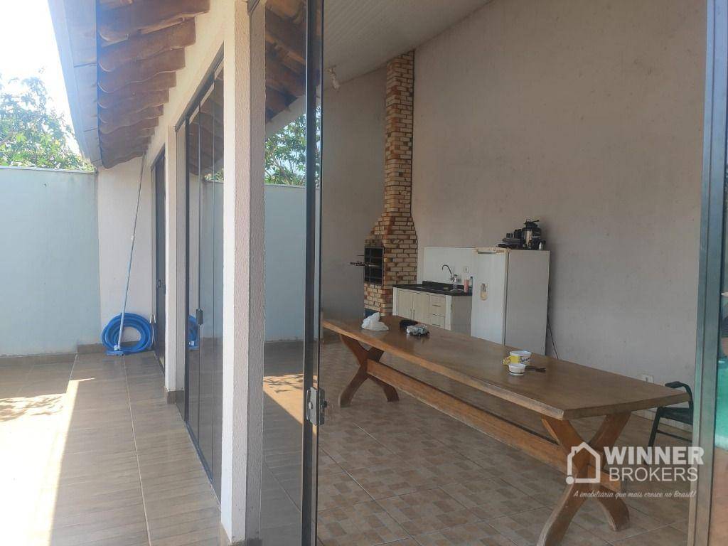 Casa à venda com 4 quartos, 240m² - Foto 25