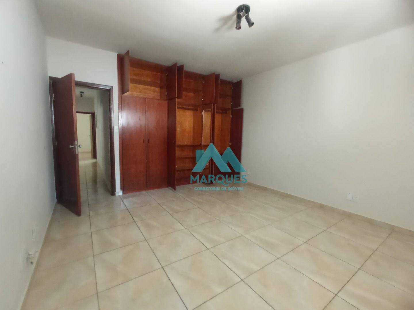 Casa à venda com 4 quartos, 173m² - Foto 14