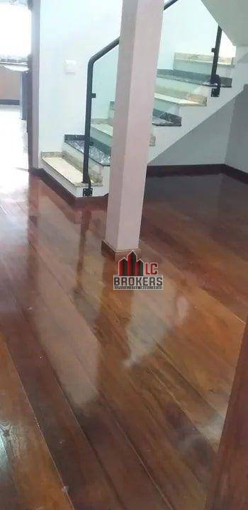 Sobrado para alugar com 4 quartos, 250m² - Foto 10