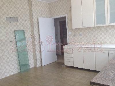 Apartamento à venda com 3 quartos, 240m² - Foto 18