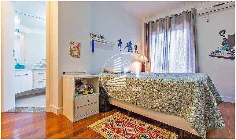 Apartamento à venda com 4 quartos, 230m² - Foto 18