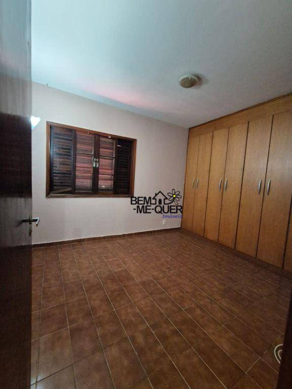Casa à venda e aluguel com 3 quartos, 200m² - Foto 16