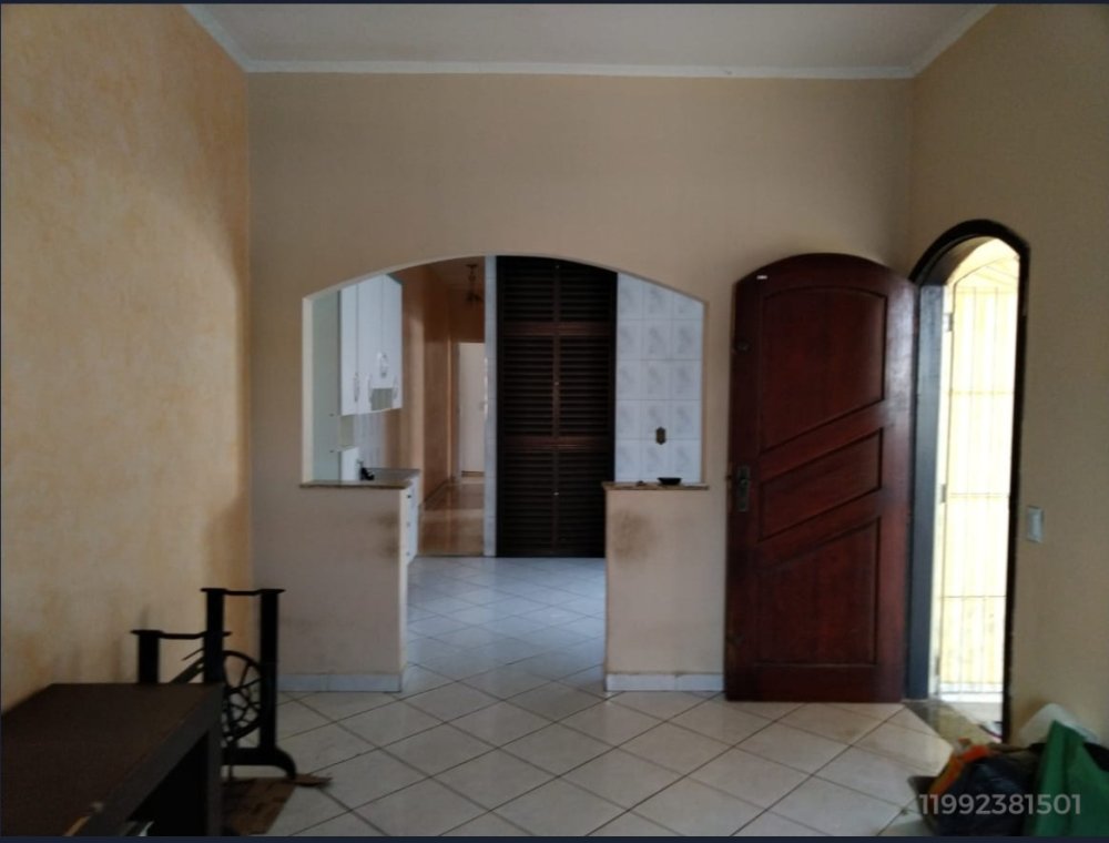 Casa à venda com 2 quartos, 180m² - Foto 1