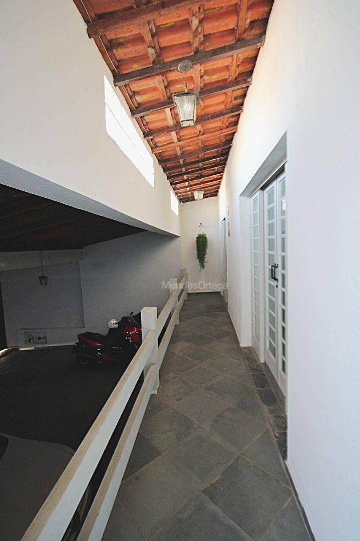 Casa à venda com 3 quartos, 193m² - Foto 5