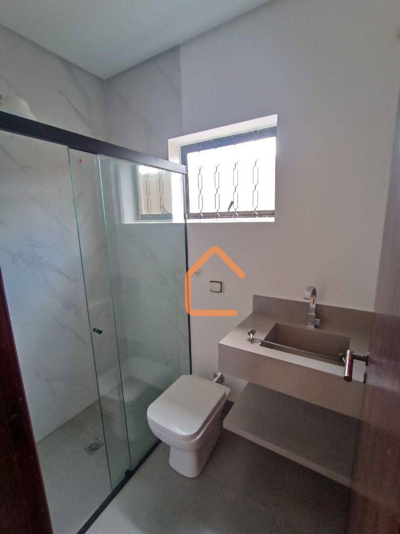 Casa para alugar com 4 quartos, 378m² - Foto 16