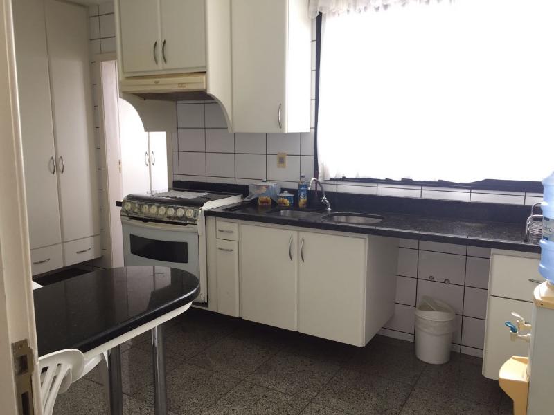 Apartamento à venda com 3 quartos, 182m² - Foto 9