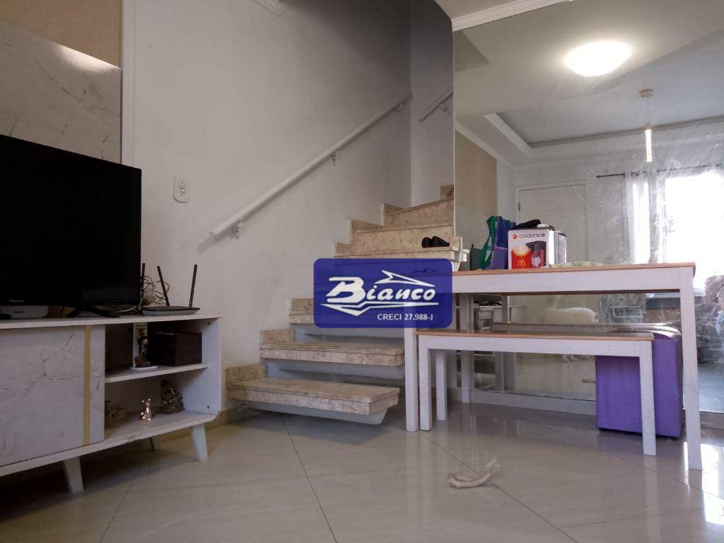 Sobrado à venda com 2 quartos, 70m² - Foto 3