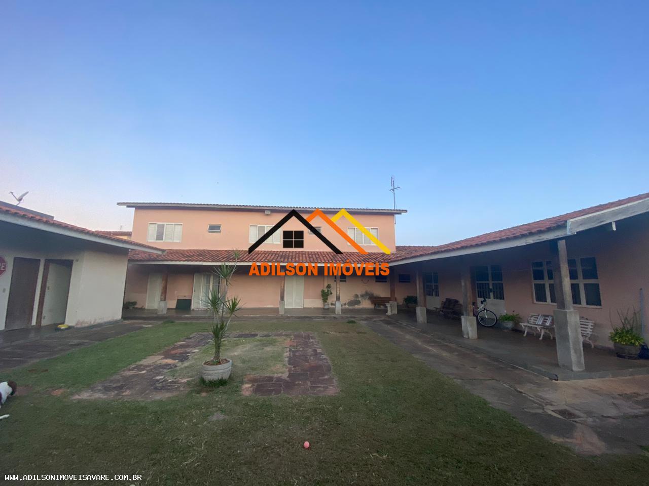 Casa à venda com 6 quartos, 933m² - Foto 1