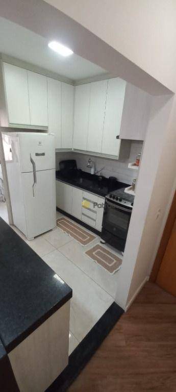 Apartamento à venda com 3 quartos, 76m² - Foto 8