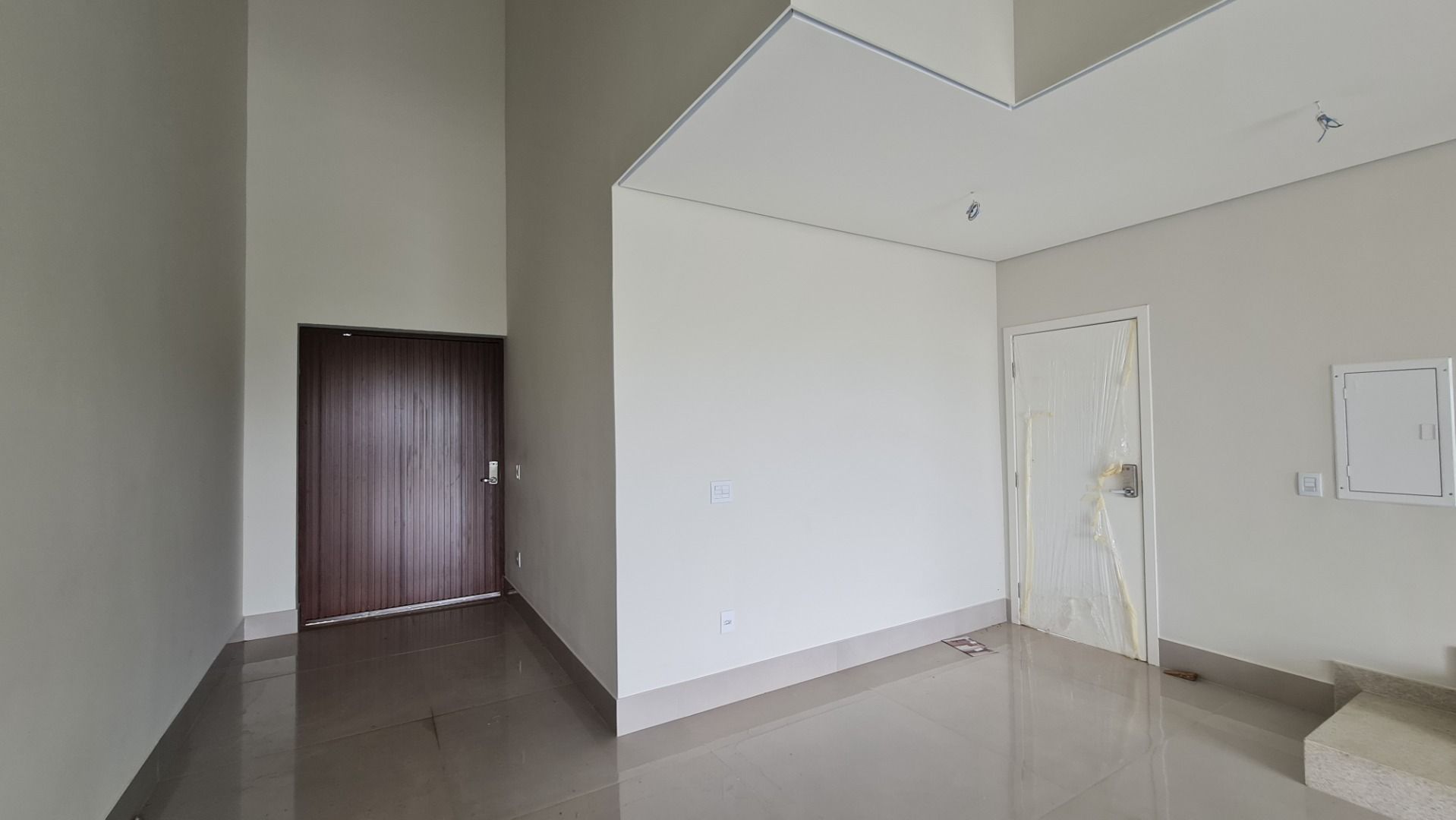 Casa de Condomínio para alugar com 5 quartos, 305m² - Foto 3