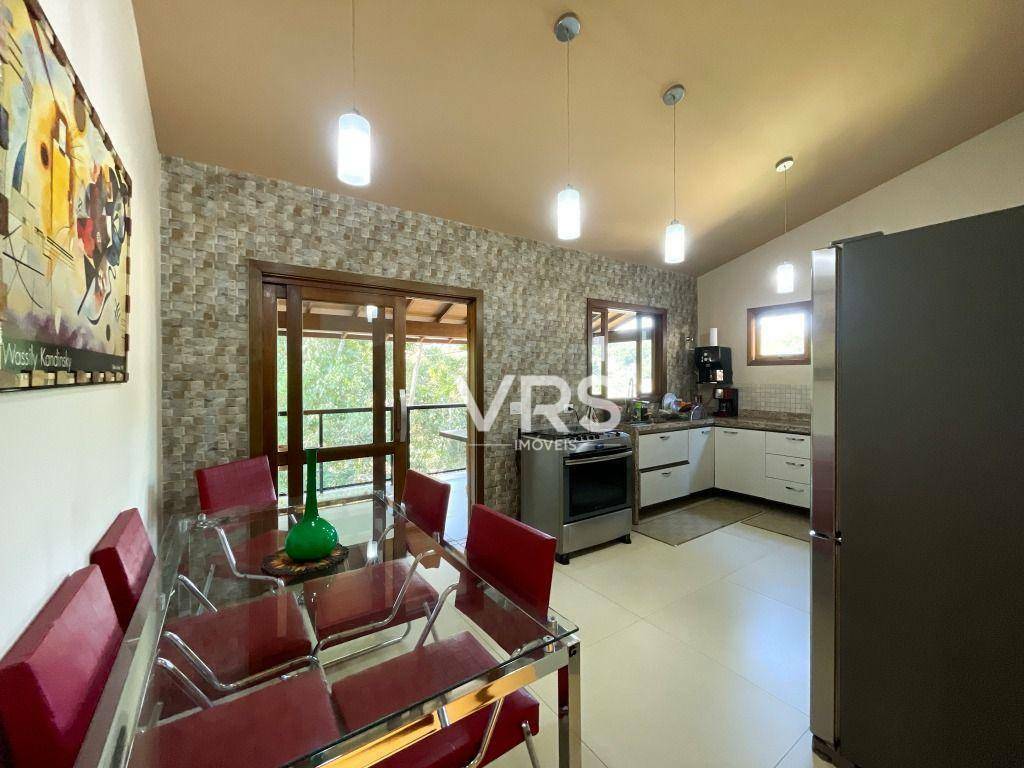 Casa de Condomínio à venda com 4 quartos, 250m² - Foto 23