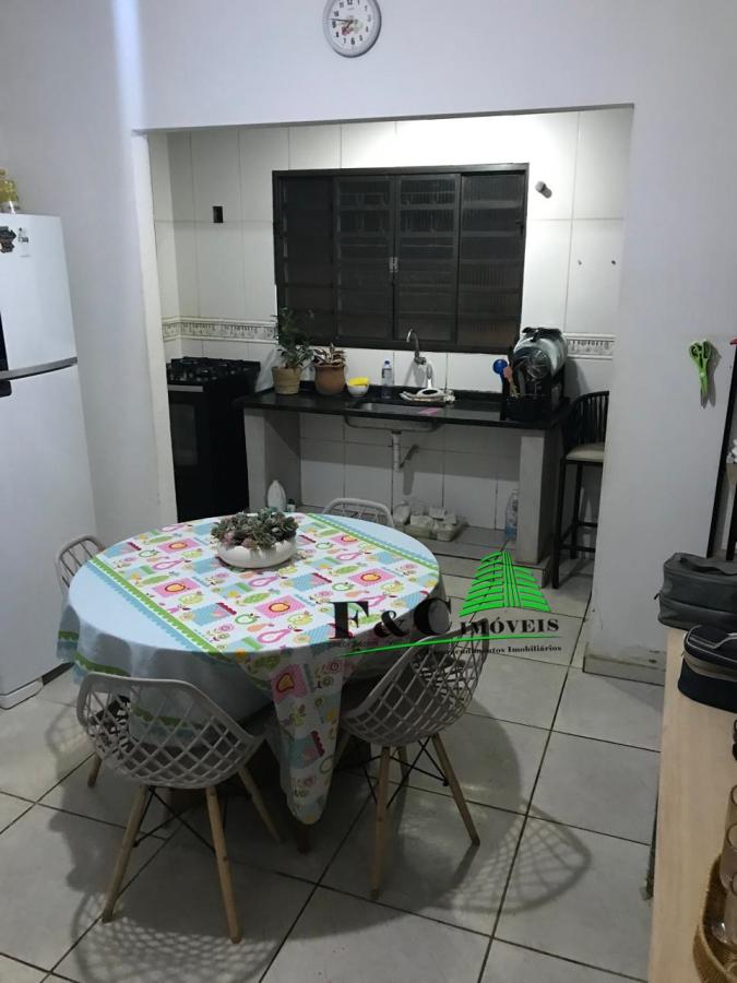 Casa à venda com 3 quartos, 250m² - Foto 5