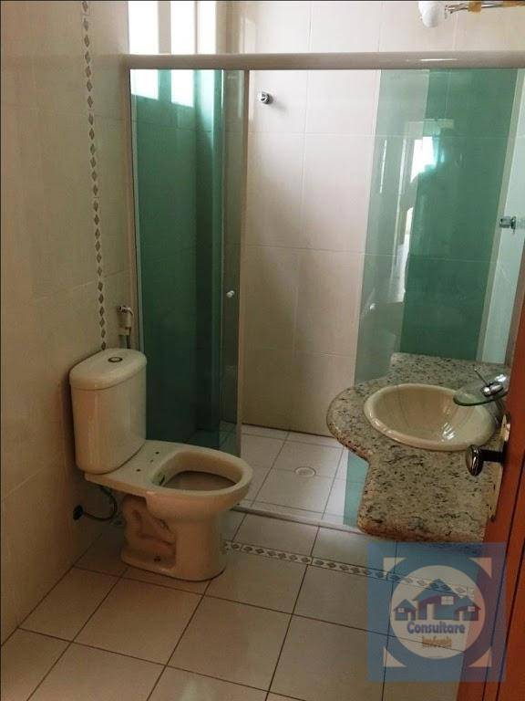 Casa de Condomínio para alugar com 4 quartos, 440m² - Foto 12