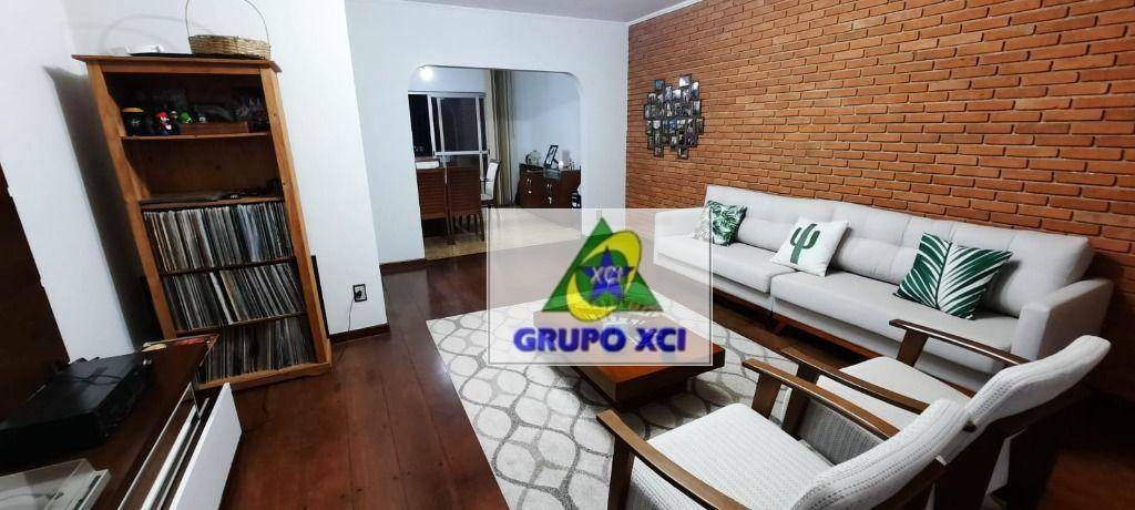 Casa à venda com 3 quartos, 200m² - Foto 1