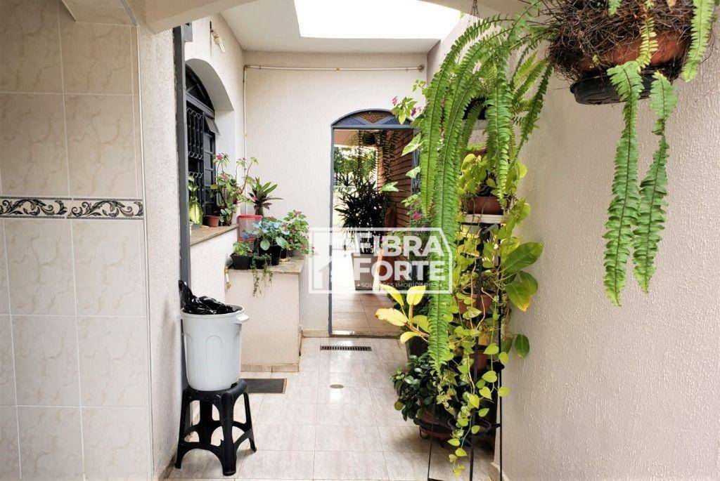 Casa à venda com 3 quartos, 217m² - Foto 21