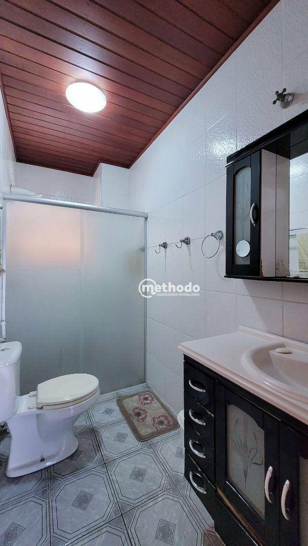 Casa à venda com 6 quartos, 250m² - Foto 35