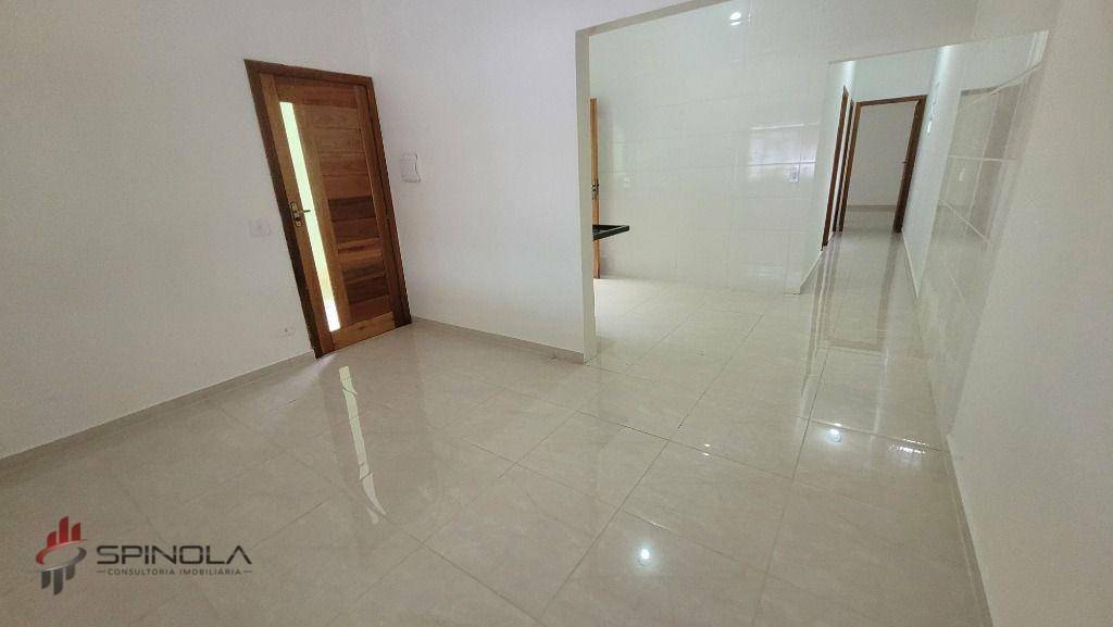 Casa à venda com 2 quartos, 70m² - Foto 1