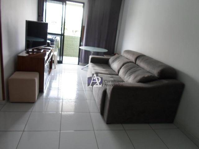 Apartamento à venda com 2 quartos, 67m² - Foto 2