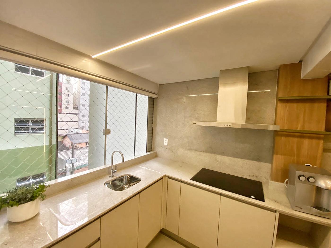 Apartamento à venda com 3 quartos, 145m² - Foto 5